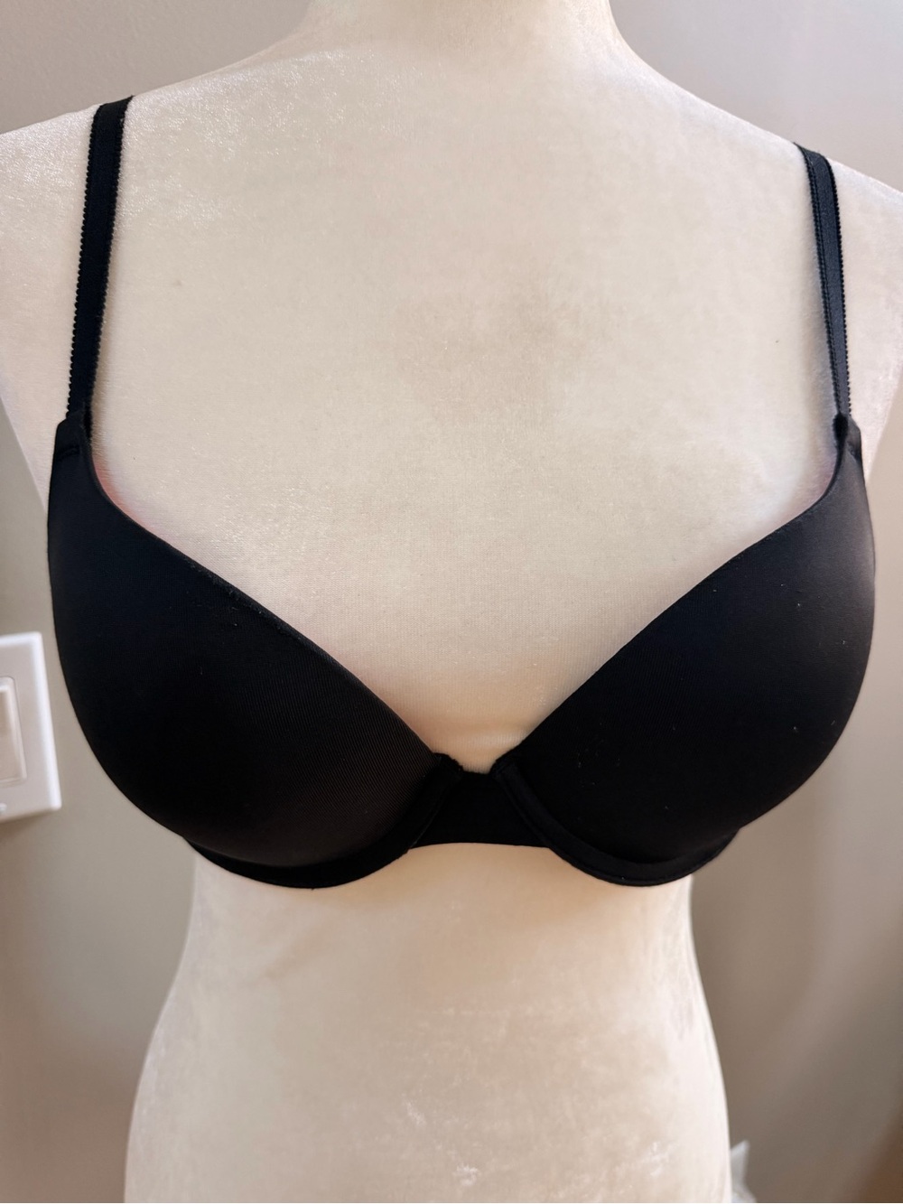 Victoria’s Secret PINK Basic Black Pull-up Bra 34B